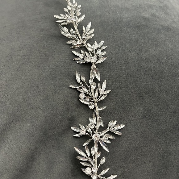 Bridal Headpiece - Picture 6 of 6